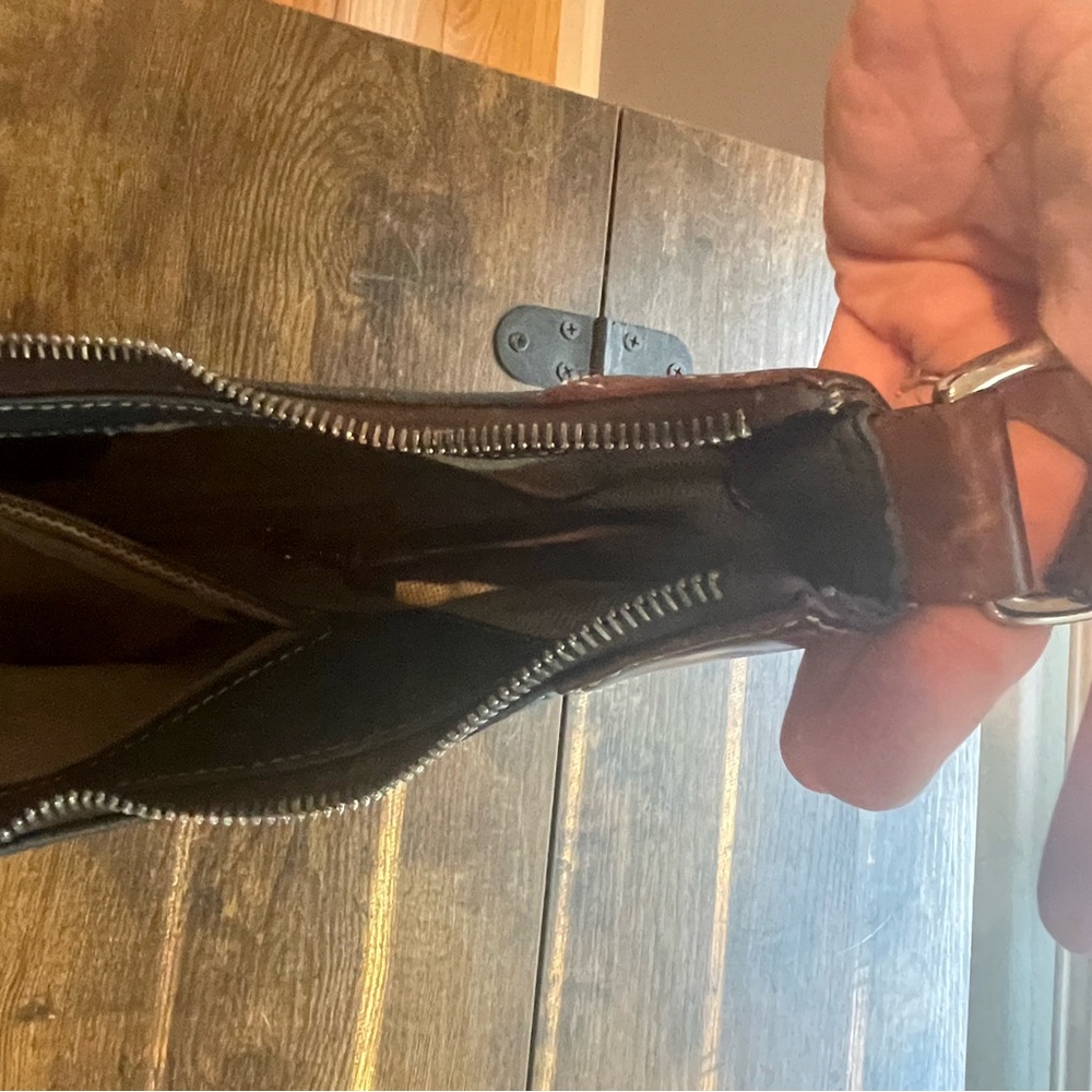Dooney & Bourke Navy and Brown Shoulder Bag - Picture 9 of 10